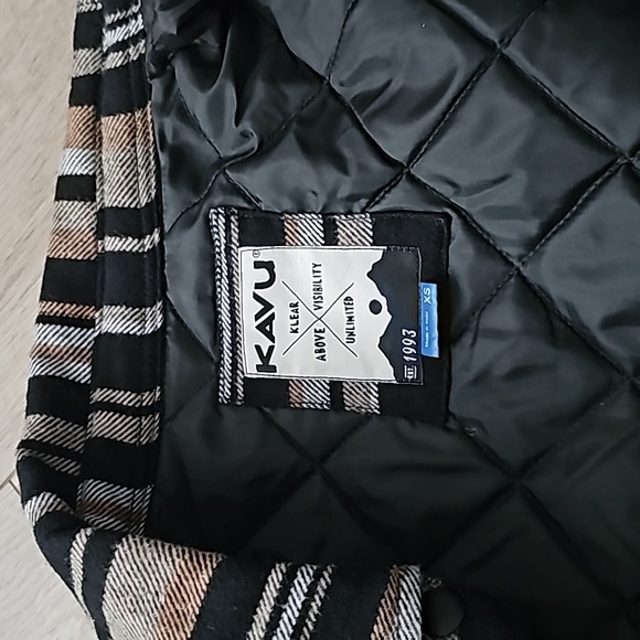 New Camper Jacket - Picture 2 of 7